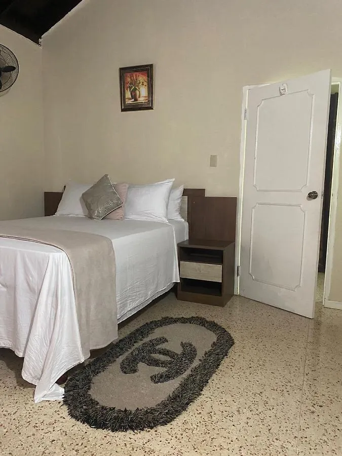 אוצ'ו ריוס Lachemar Guest House 0*, אוצ'ו ריוס ג'מייקה