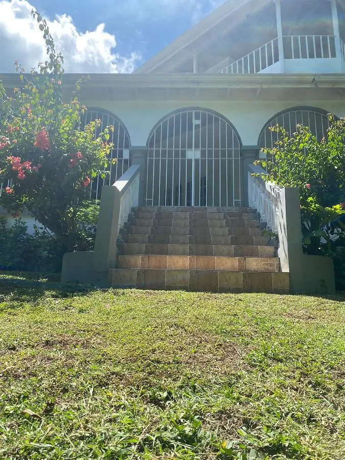 אוצ'ו ריוס Lachemar Guest House אוצ'ו ריוס