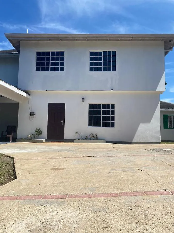 אוצ'ו ריוס Lachemar Guest House